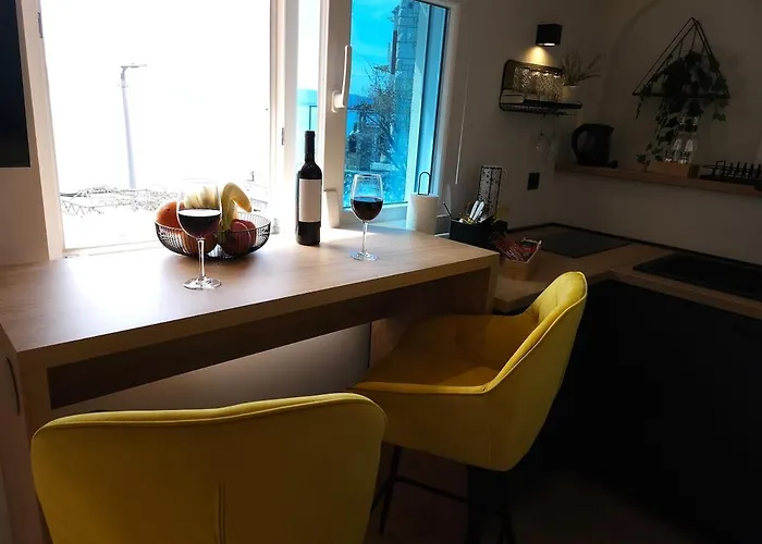 Sea View Apartament Bol